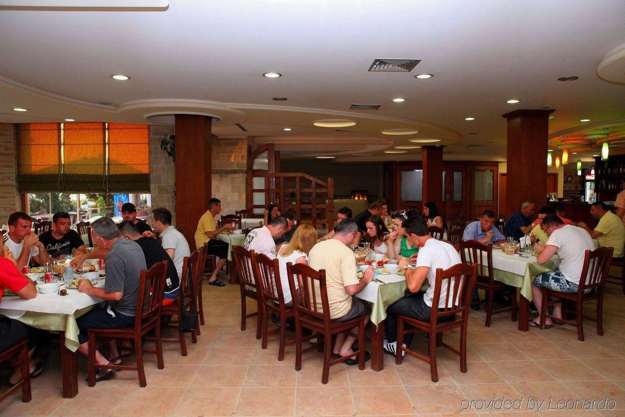Hotel Oaz Durres Restoran gambar